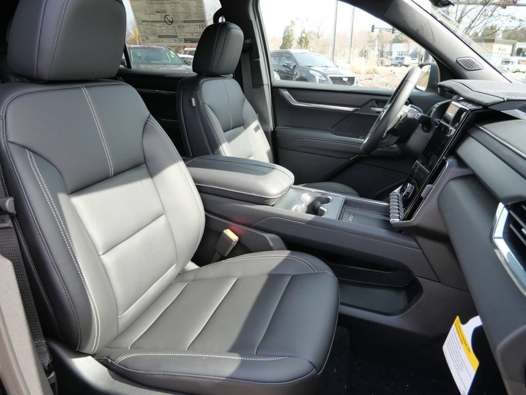 New 2026 GMC Acadia Elevation w/ Elevation Premium Package AWD/4WD image 23