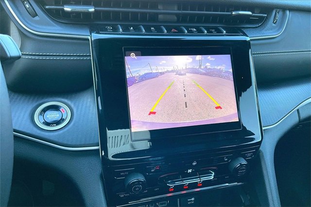 Used 2024 Jeep Grand Cherokee L Laredo image 21