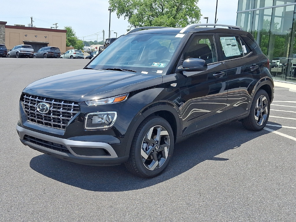 New 2026 Hyundai Venue SEL FWD image 2
