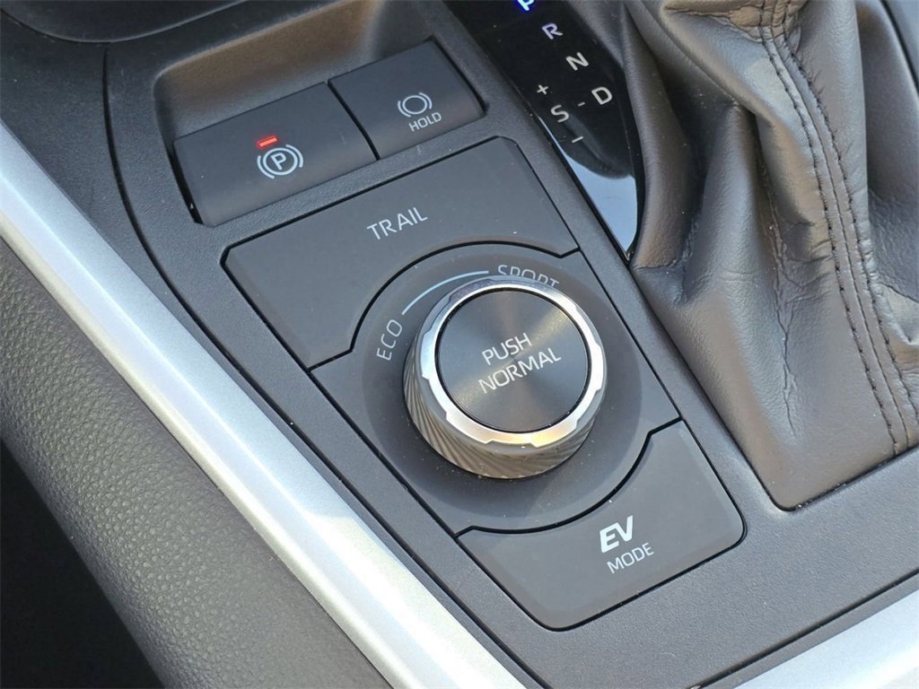 Used 2024 Toyota RAV4 LE image 24