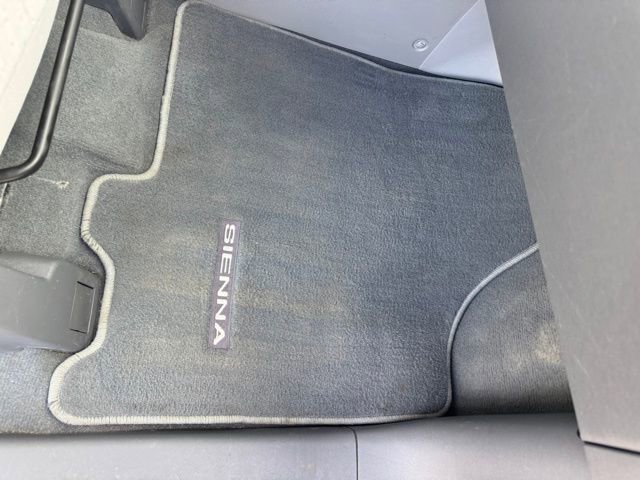 Used 2020 Toyota Sienna LE FWD image 36