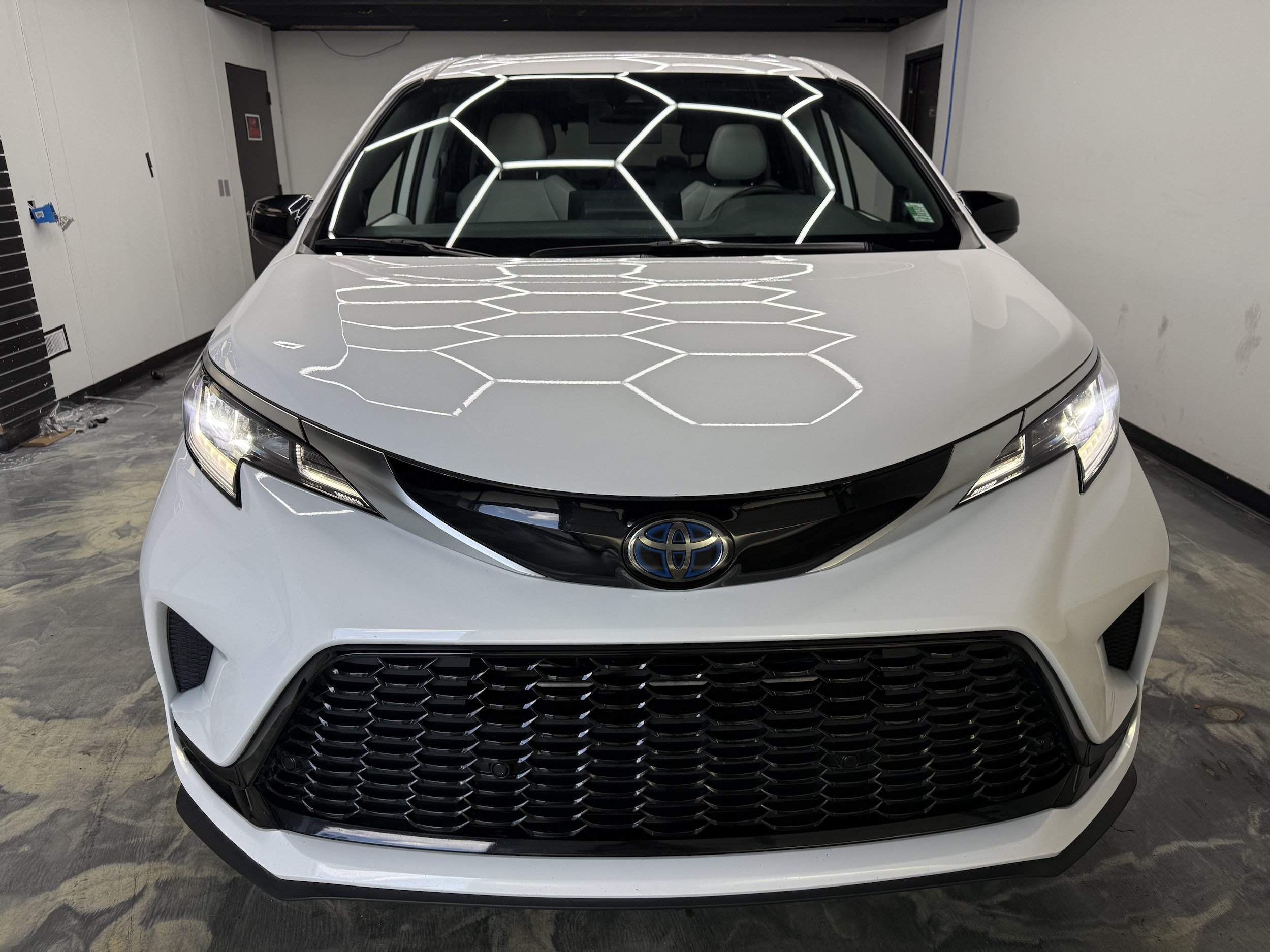 Used 2023 Toyota Sienna XLE FWD image 7