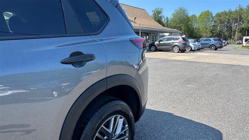 Used 2024 Nissan Rogue S AWD/4WD image 19