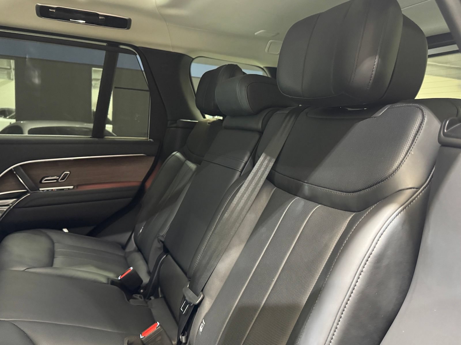 Used 2025 Land Rover Range Rover Autobiography AWD/4WD image 19
