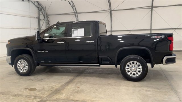 Used 2025 Chevrolet Silverado 2500 LTZ w/ LTZ Convenience Package image 7