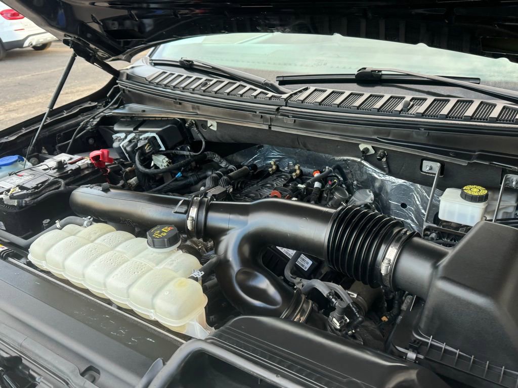 Used 2024 Ford Expedition XLT image 32