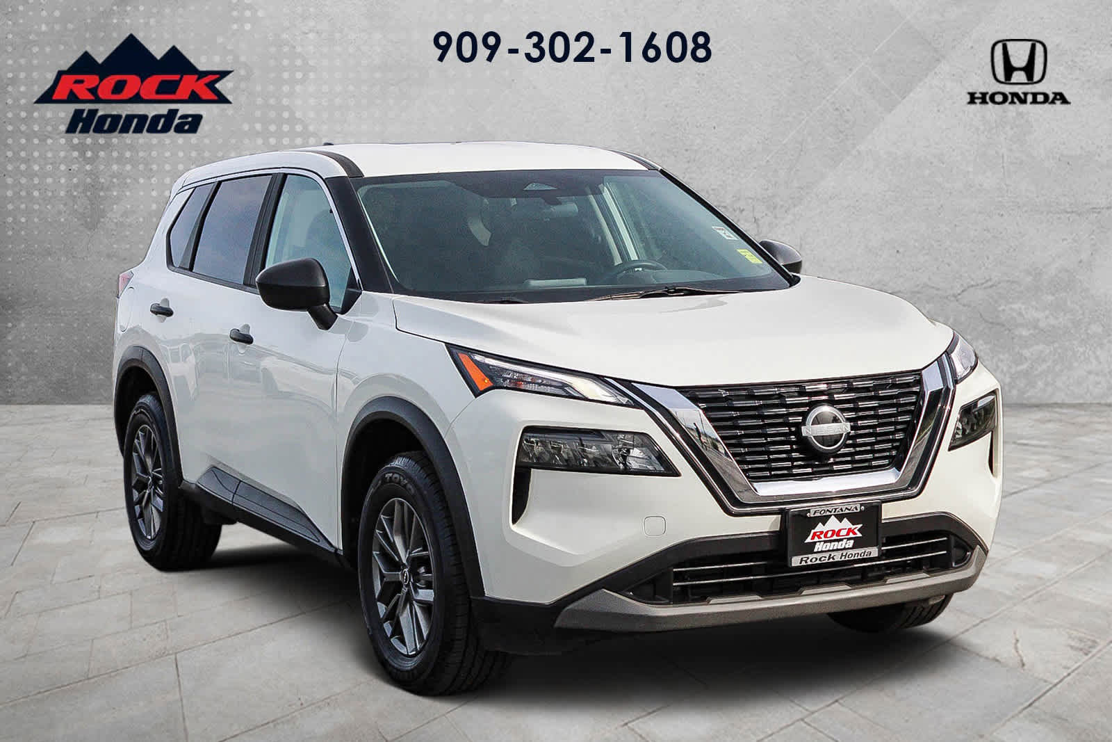 Used 2023 Nissan Rogue S image 3