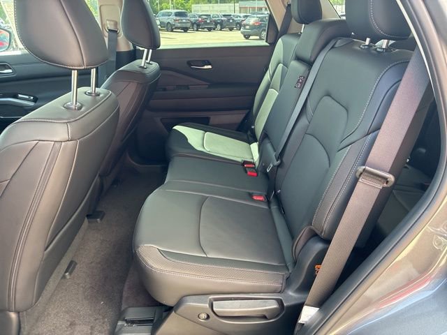New 2026 Nissan Pathfinder SL FWD image 6