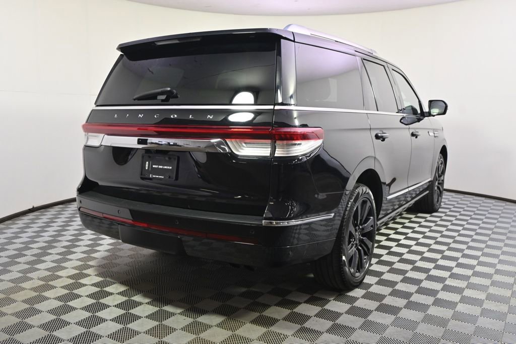 Certified 2023 Lincoln Navigator Reserve w/ Monochromatic Package image 6