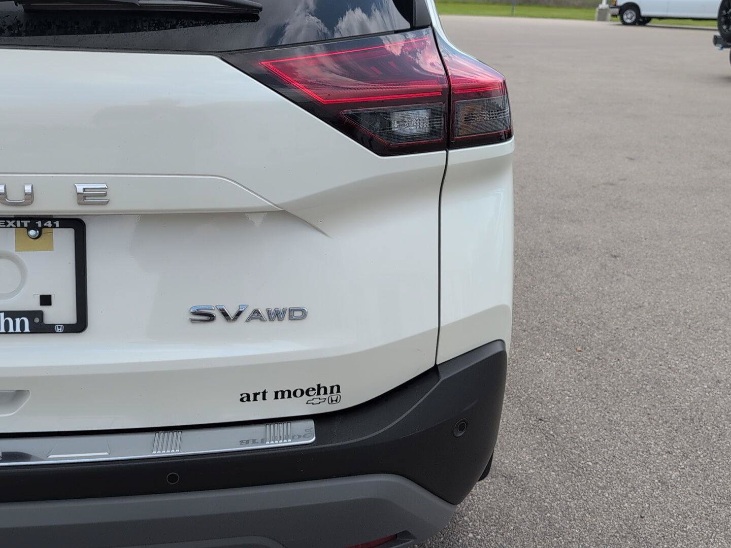 Used 2023 Nissan Rogue SV AWD/4WD image 6