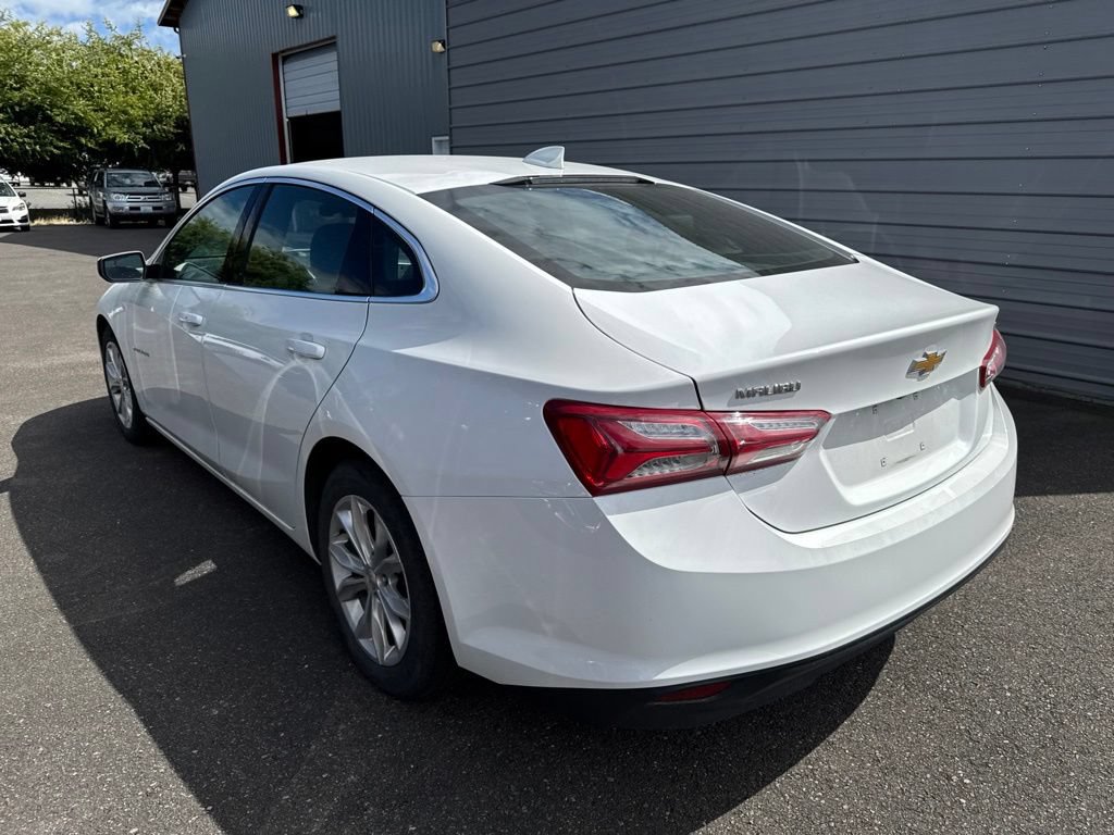 Used 2022 Chevrolet Malibu LT FWD image 2