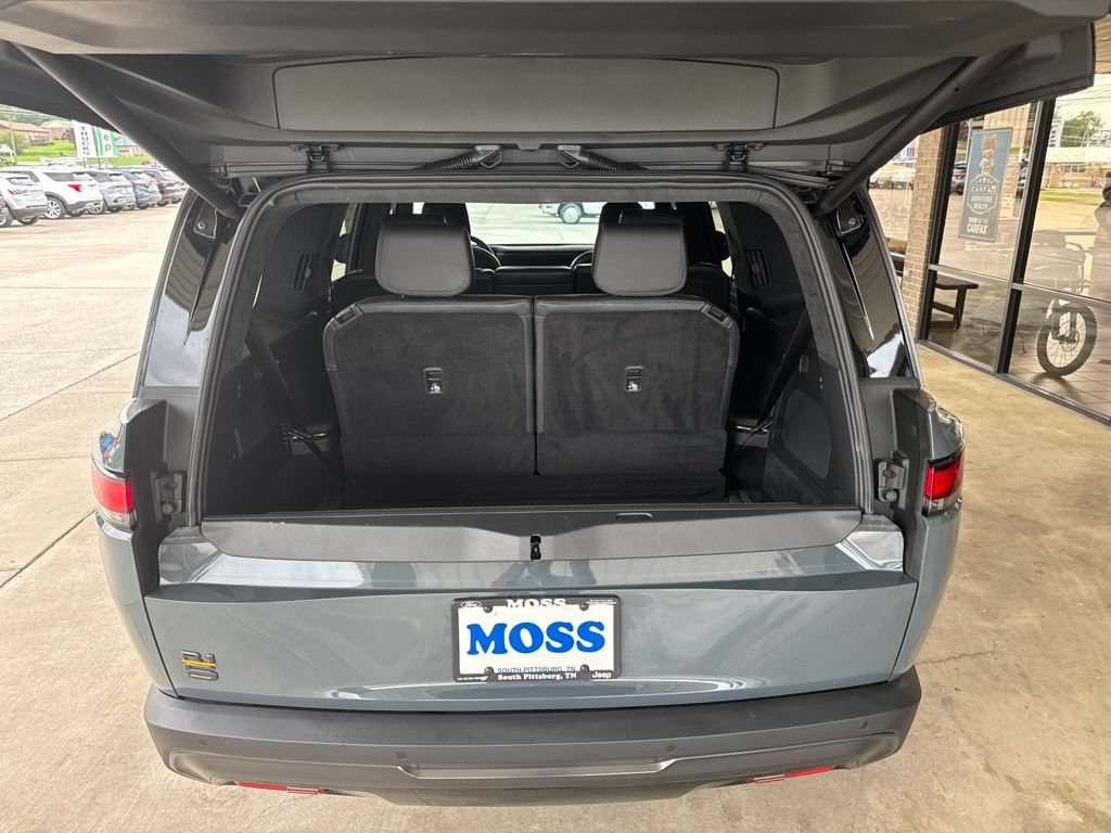 Used 2025 Rivian R1S Premium AWD/4WD image 9