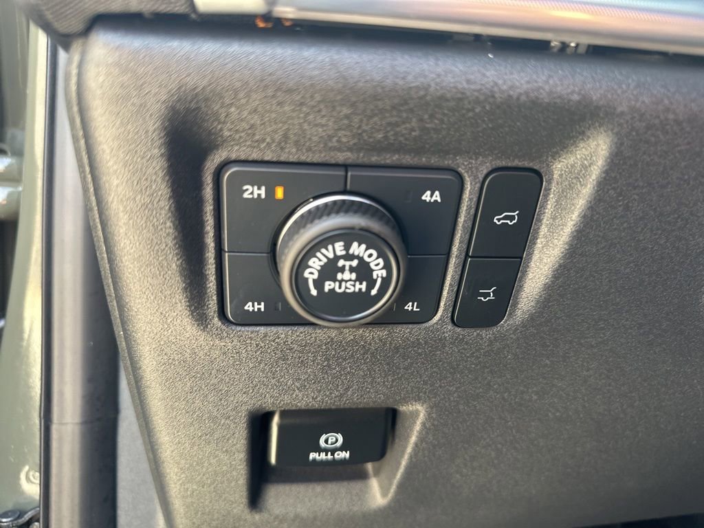 Used 2025 Ford Expedition Tremor AWD/4WD image 11
