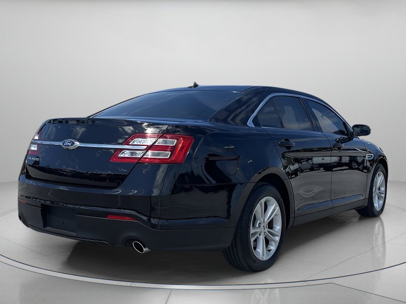 Used 2019 Ford Taurus SE image 3