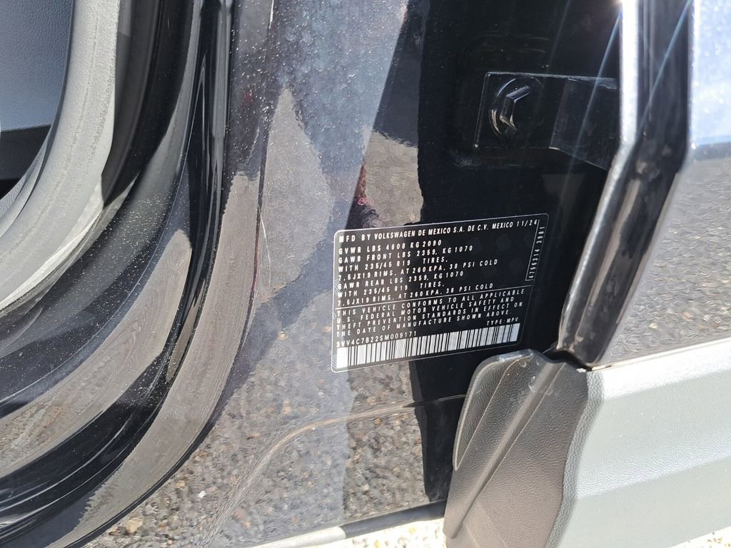 Used 2025 Volkswagen Taos SEL image 26