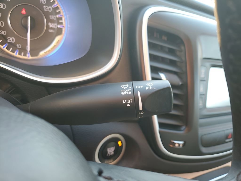 Used 2015 Chrysler 200 Limited w/ Convenience Group image 36