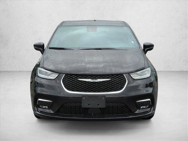 Used 2025 Chrysler Pacifica Select video 2
