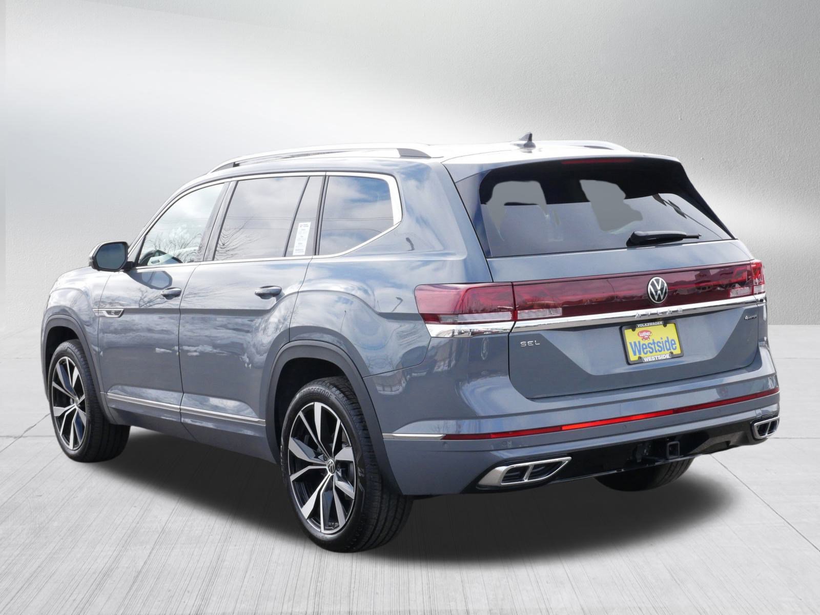 Certified 2025 Volkswagen Atlas SEL Premium R-Line image 5