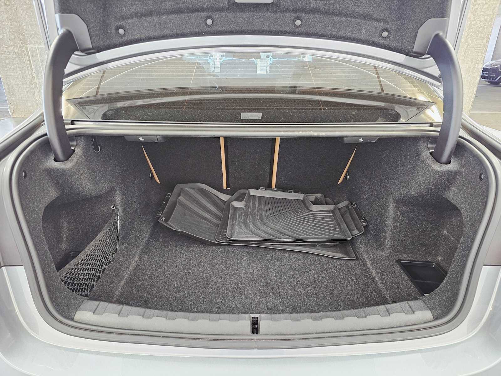 Used 2023 BMW 330i xDrive Sedan w/ Premium Package image 28