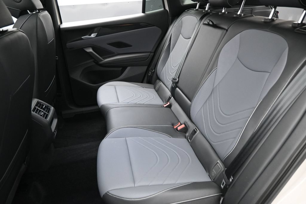 Used 2025 Volkswagen Tiguan SE R-Line FWD image 22
