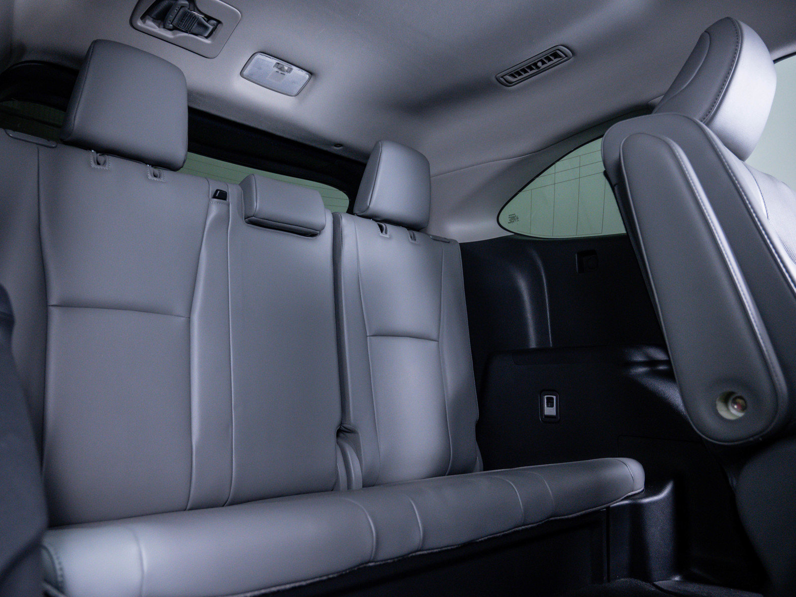 Used 2021 Toyota Highlander Limited image 12