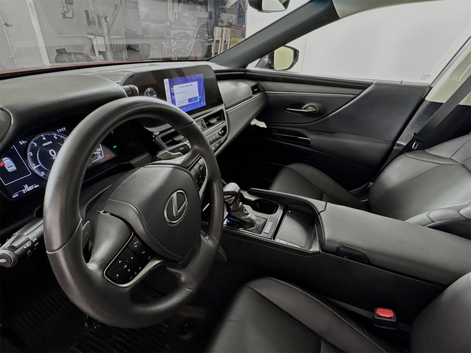 Used 2023 Lexus ES 250 w/ Premium Package image 4