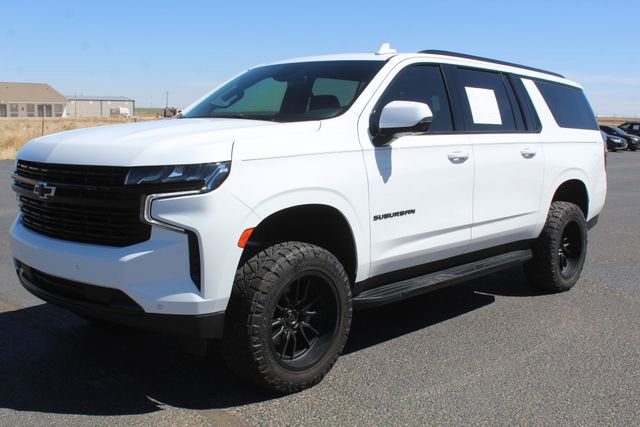 Used 2024 Chevrolet Suburban RST w/ Sport Performance Package AWD/4WD image 11
