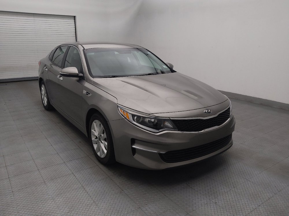 Used 2018 Kia Optima LX w/ 17" Alloy Wheels Package FWD image 13