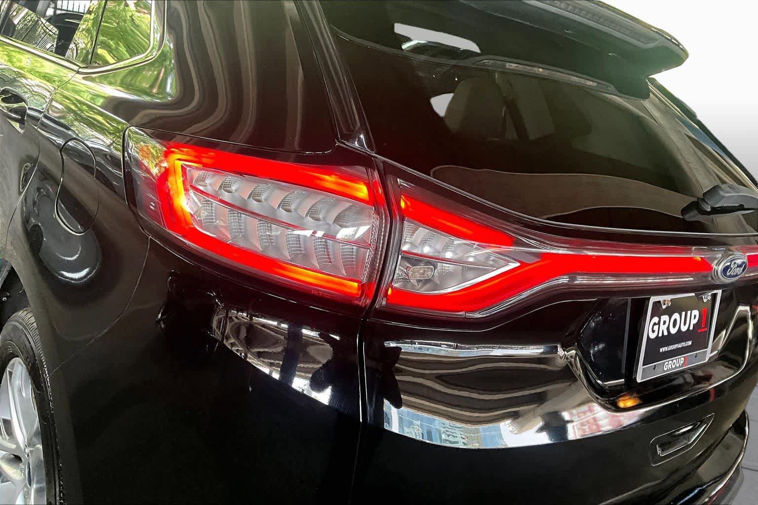 Used 2016 Ford Edge Titanium w/ Technology Package AWD/4WD image 25