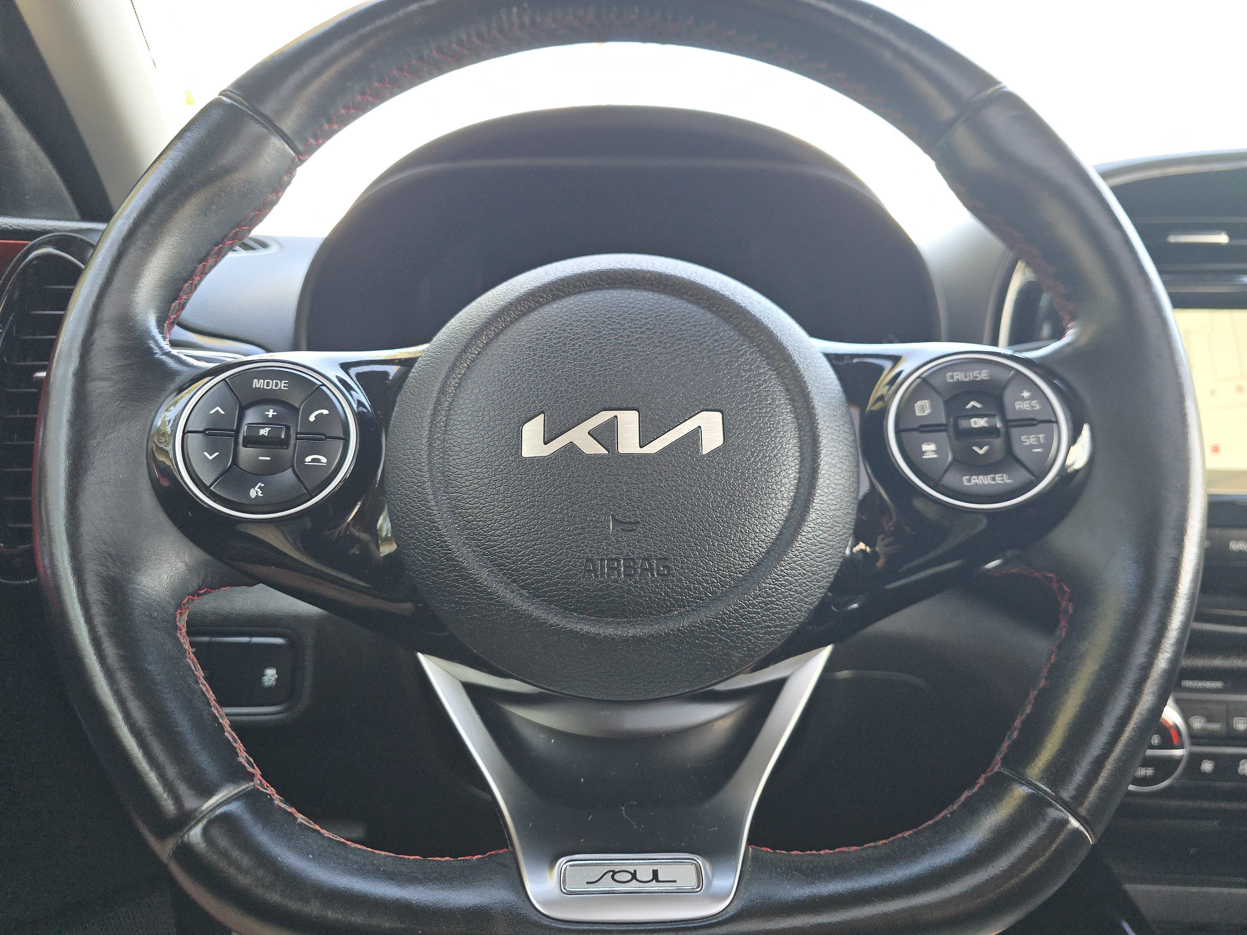 Used 2022 Kia Soul Turbo FWD image 24