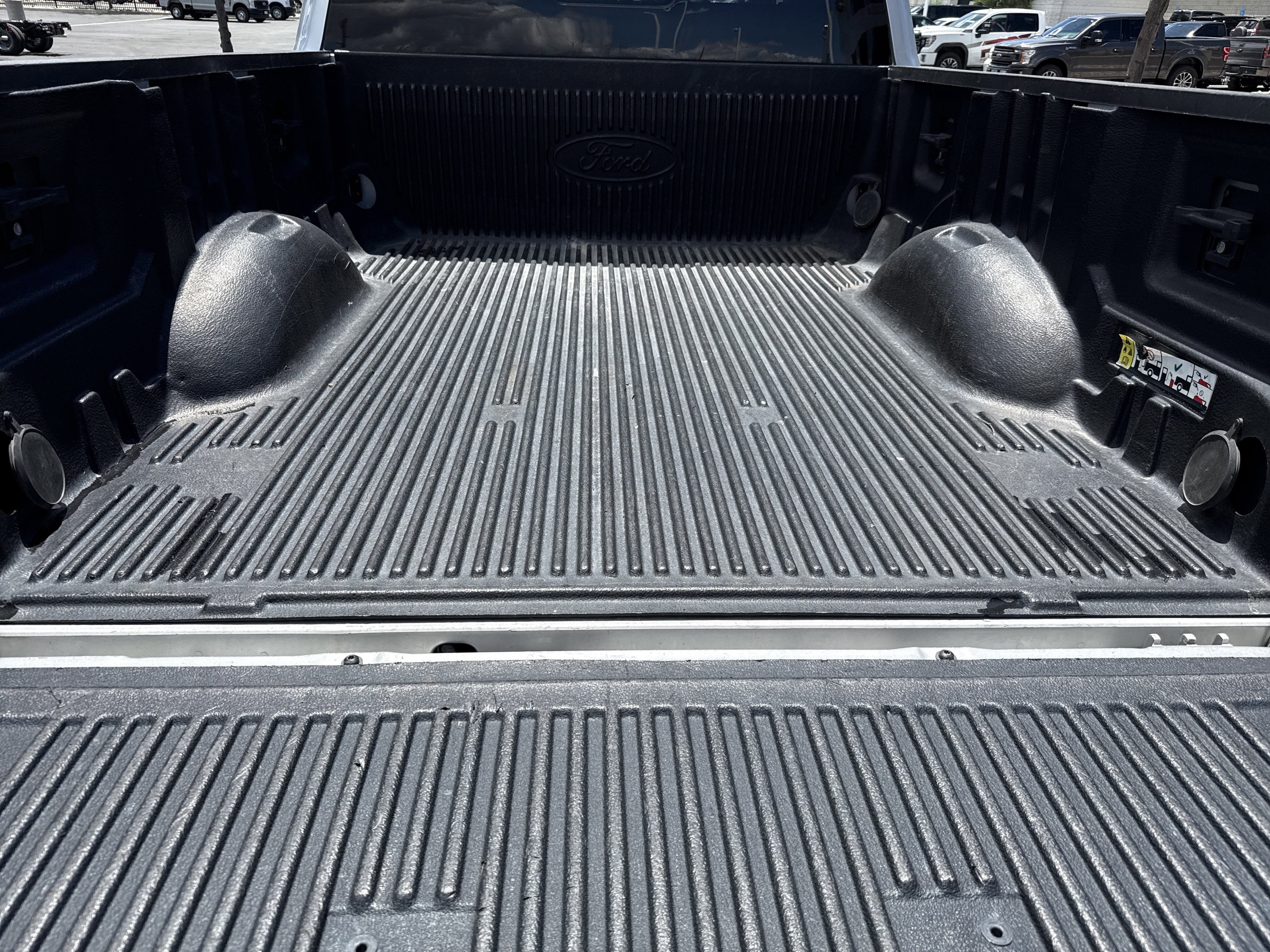 Used 2019 Ford F350 Lariat w/ Camper Package AWD/4WD image 27