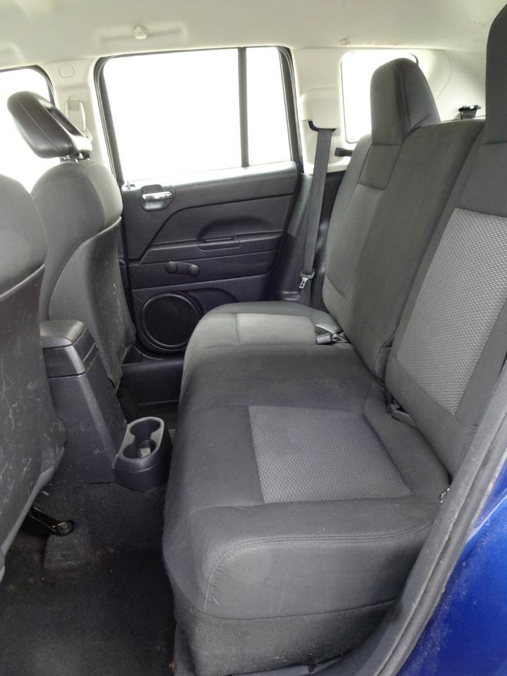 Used 2009 Jeep Compass Sport FWD image 10