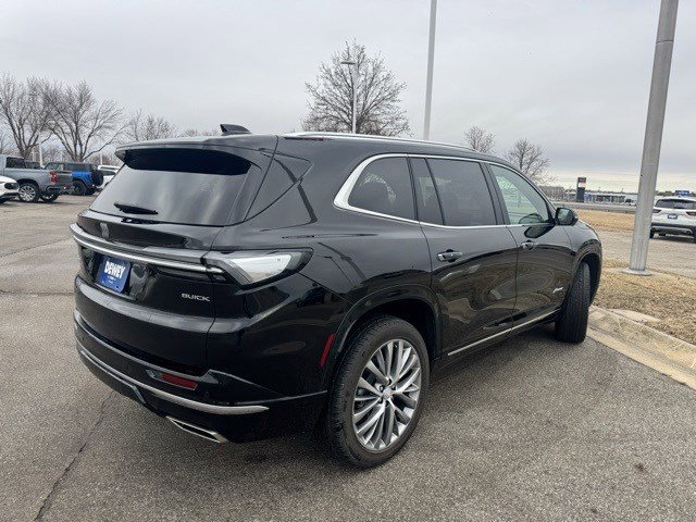 Used 2025 Buick Enclave Avenir w/ Trailering Package, 5000 lbs. image 8