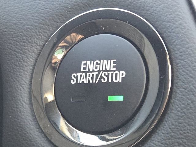 Used 2022 Chevrolet Trax LT w/ LT Convenience Package image 7