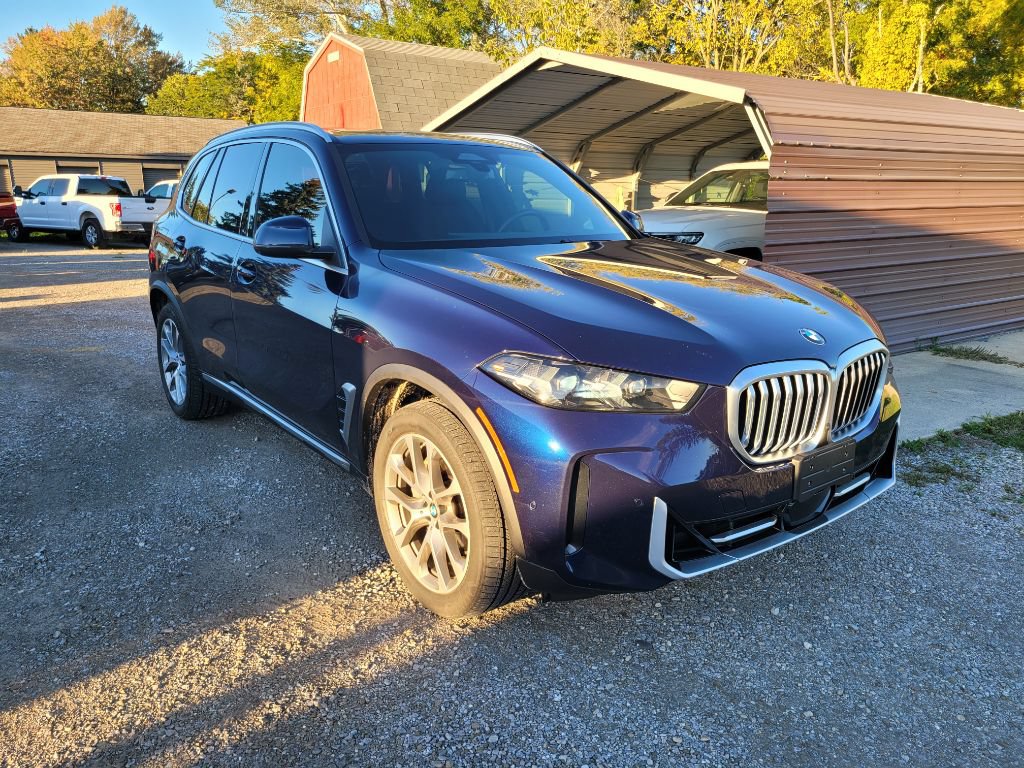 Used 2024 BMW X5 xDrive40i AWD/4WD image 3