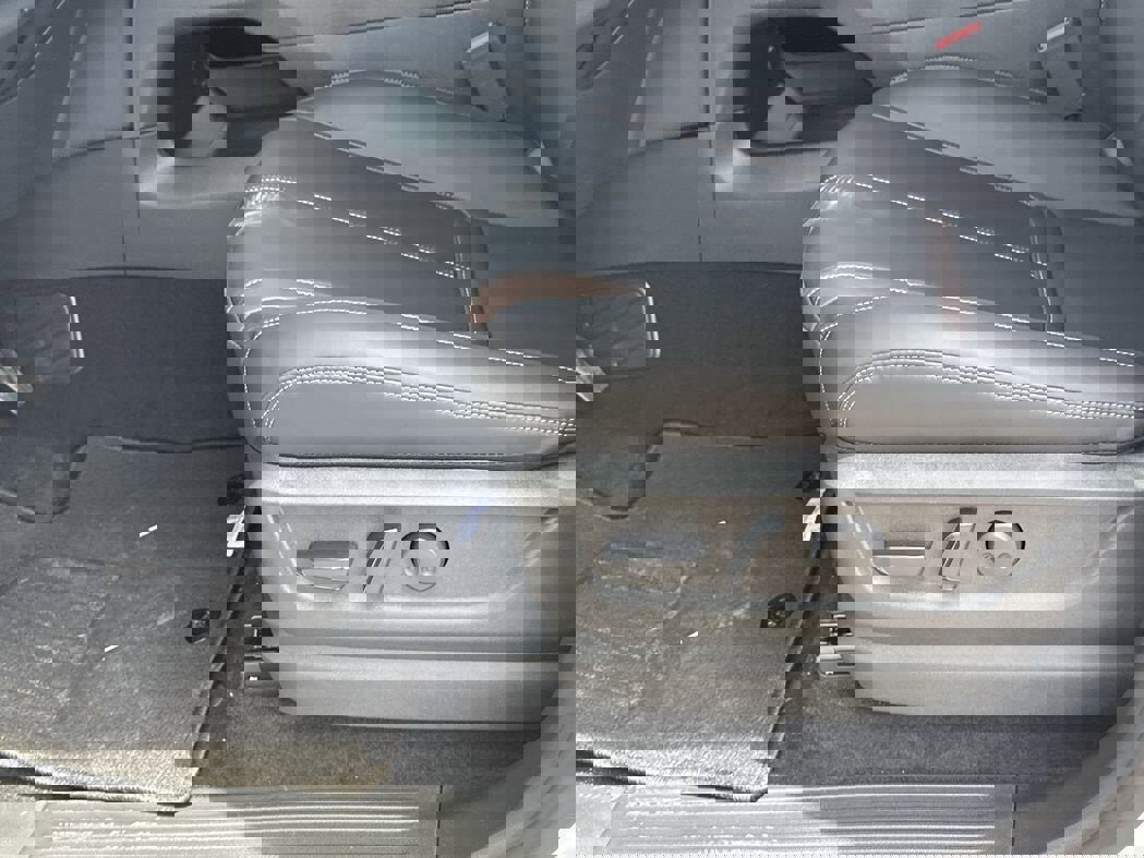 New 2026 Nissan Armada SL w/ Captain's Chari Seat Package image 21