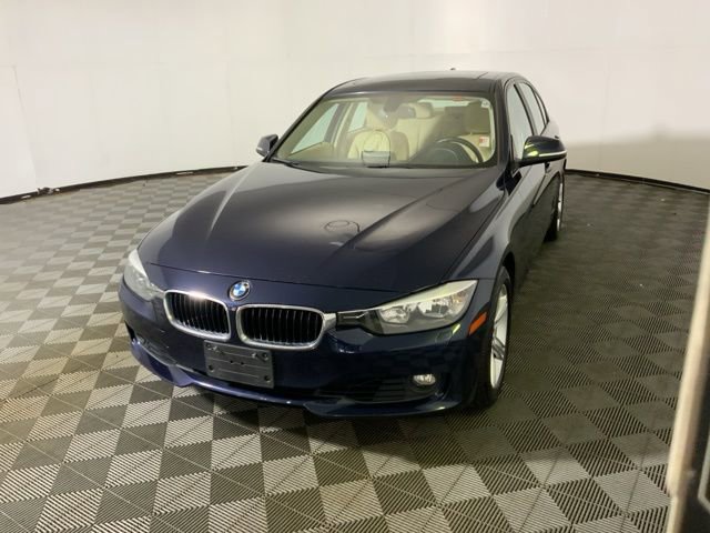 Used 2013 BMW 328i xDrive Sedan AWD/4WD image 2