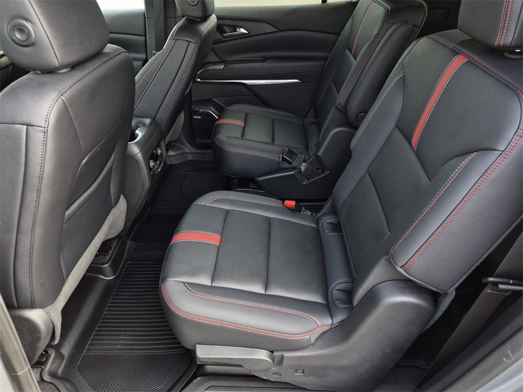 Certified 2025 Chevrolet Traverse RS w/ LPO, Floor Liner Package image 38