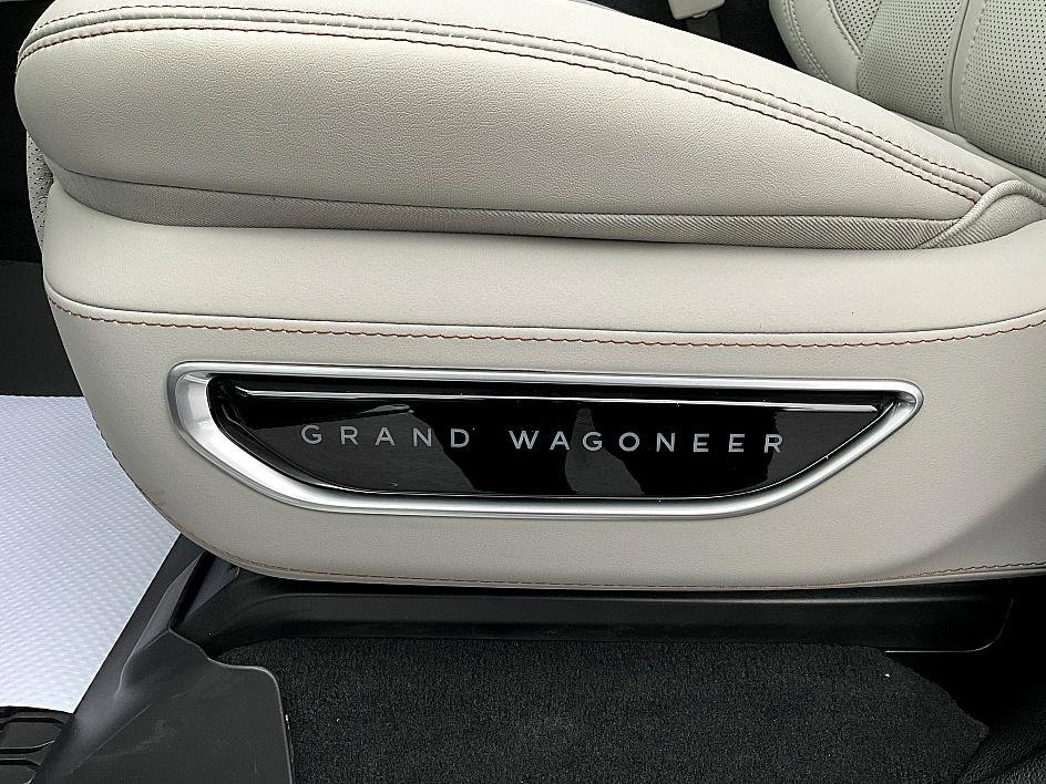 New 2026 Jeep Grand Wagoneer L Summit image 18