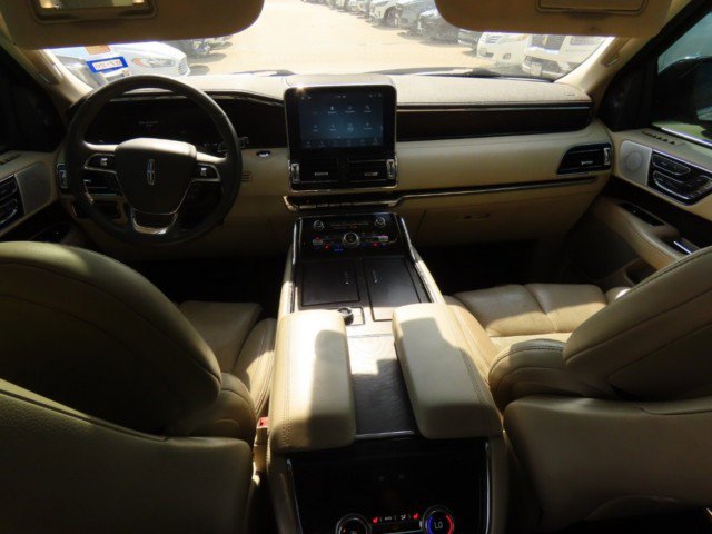 Used 2020 Lincoln Navigator L Reserve w/ Luxury Package image 23
