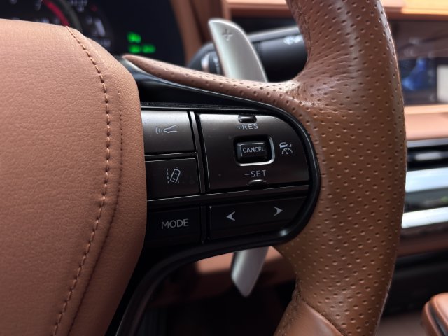 Used 2023 Lexus LC 500 Coupe w/ Sport Package RWD image 17