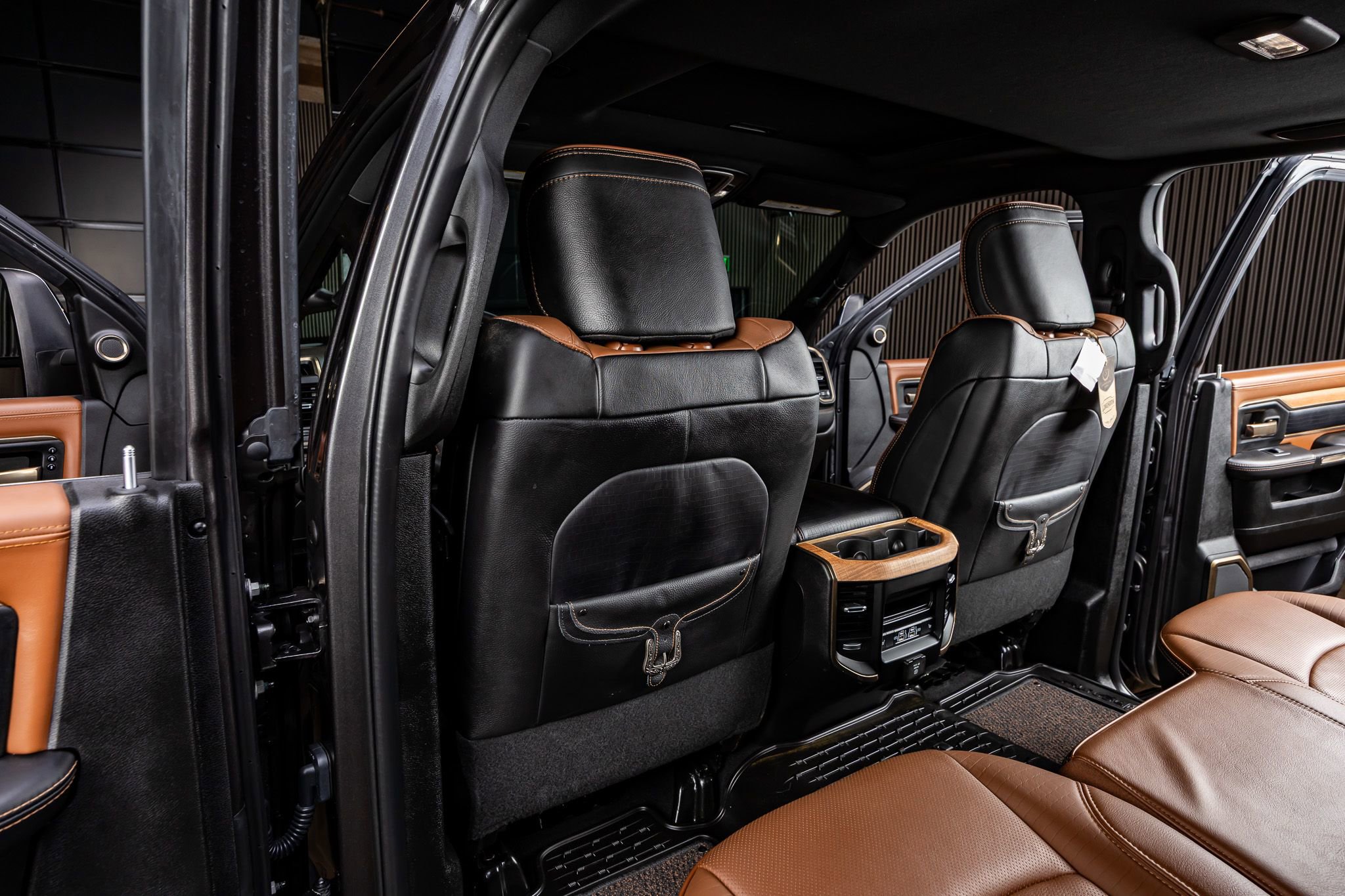 Used 2024 RAM 3500 Limited w/ Towing Technology Group image 33