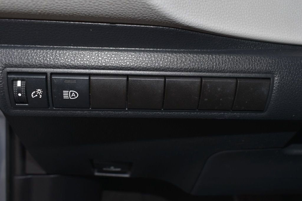 Used 2022 Toyota Corolla LE image 36