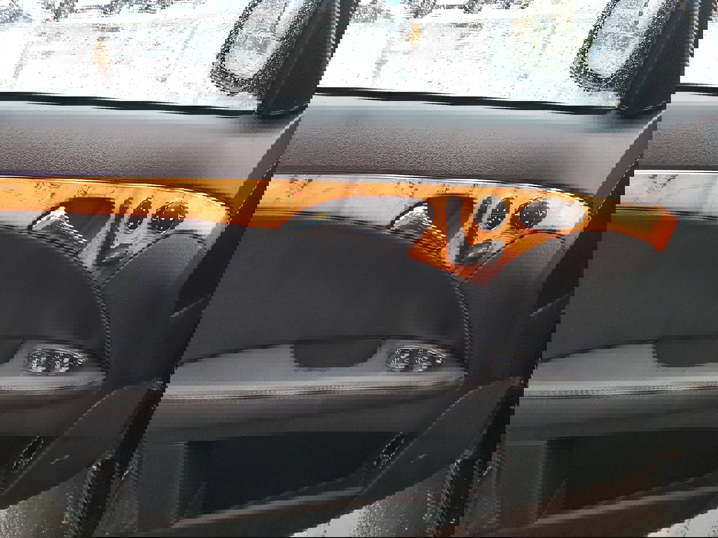 Used 2009 Mercedes-Benz E 350 4MATIC Sedan image 11