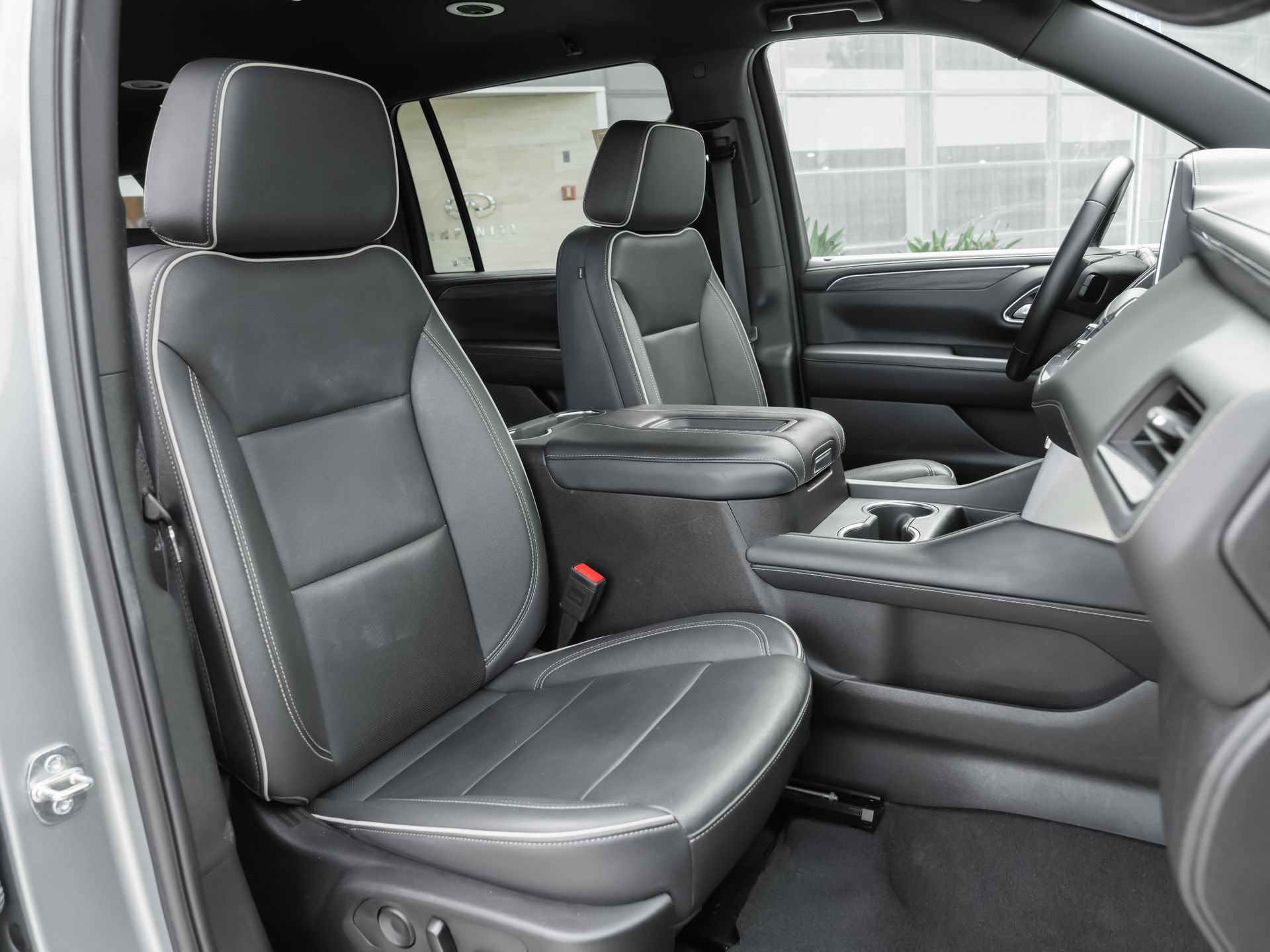 Used 2024 GMC Yukon XL SLT RWD image 40