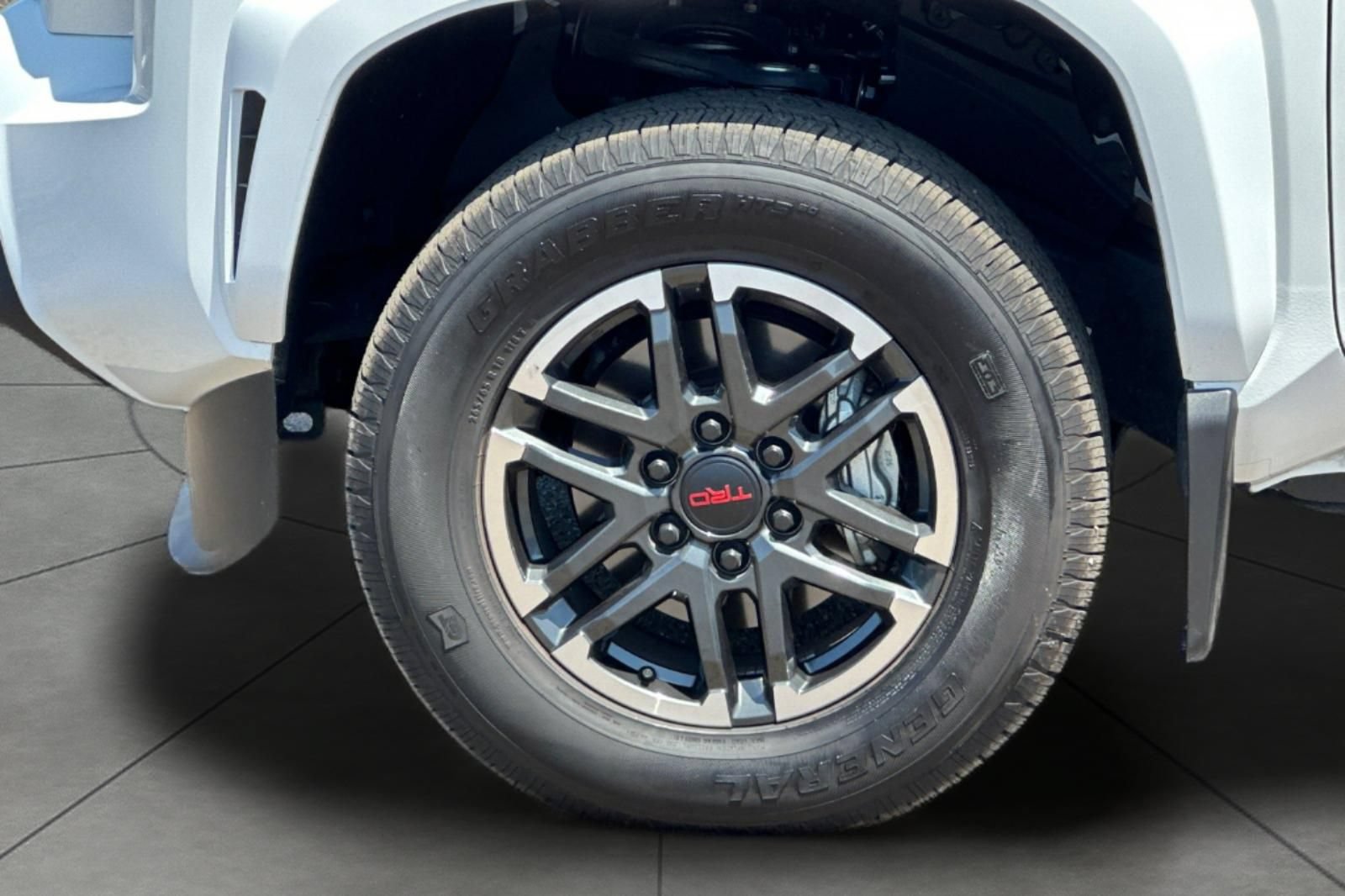 Used 2025 Toyota Tacoma TRD Sport AWD/4WD image 29