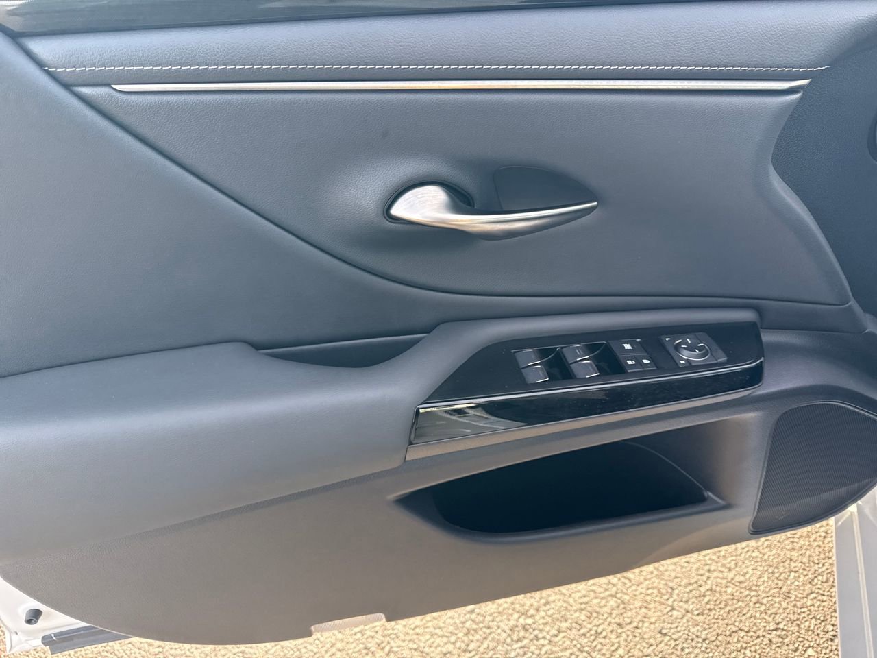 Used 2022 Lexus ES 250 image 16