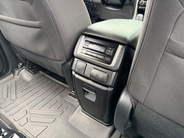 Used 2020 Subaru Ascent Premium w/ Convenience Package image 18