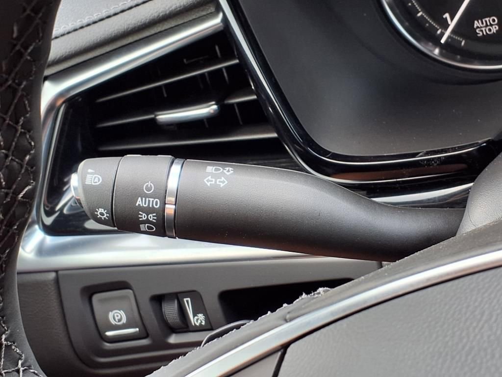 New 2025 Cadillac XT5 Premium Luxury w/ LPO, Floor Liner Package image 18