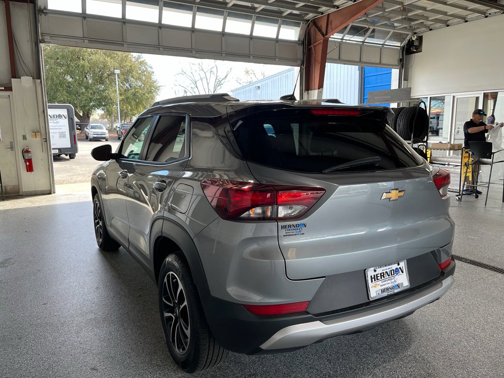 Used 2025 Chevrolet TrailBlazer LT FWD image 6